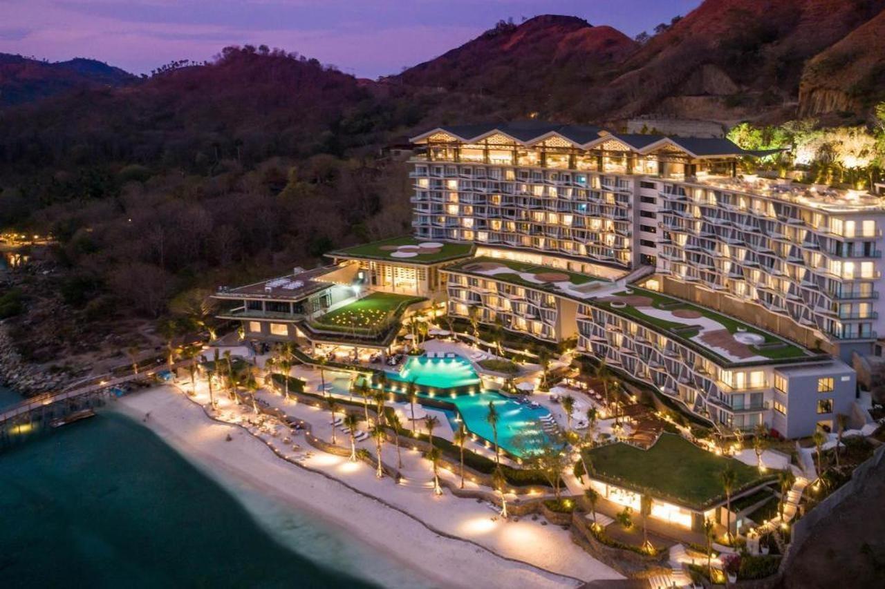 Hotel Ayana Komodo Waecicu Beach Labuan Bajo Exterior foto